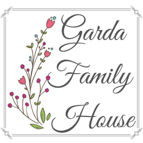 Garda Family House Hotel เดเซนซาโนเดลการ์ดา ภายนอก รูปภาพ
